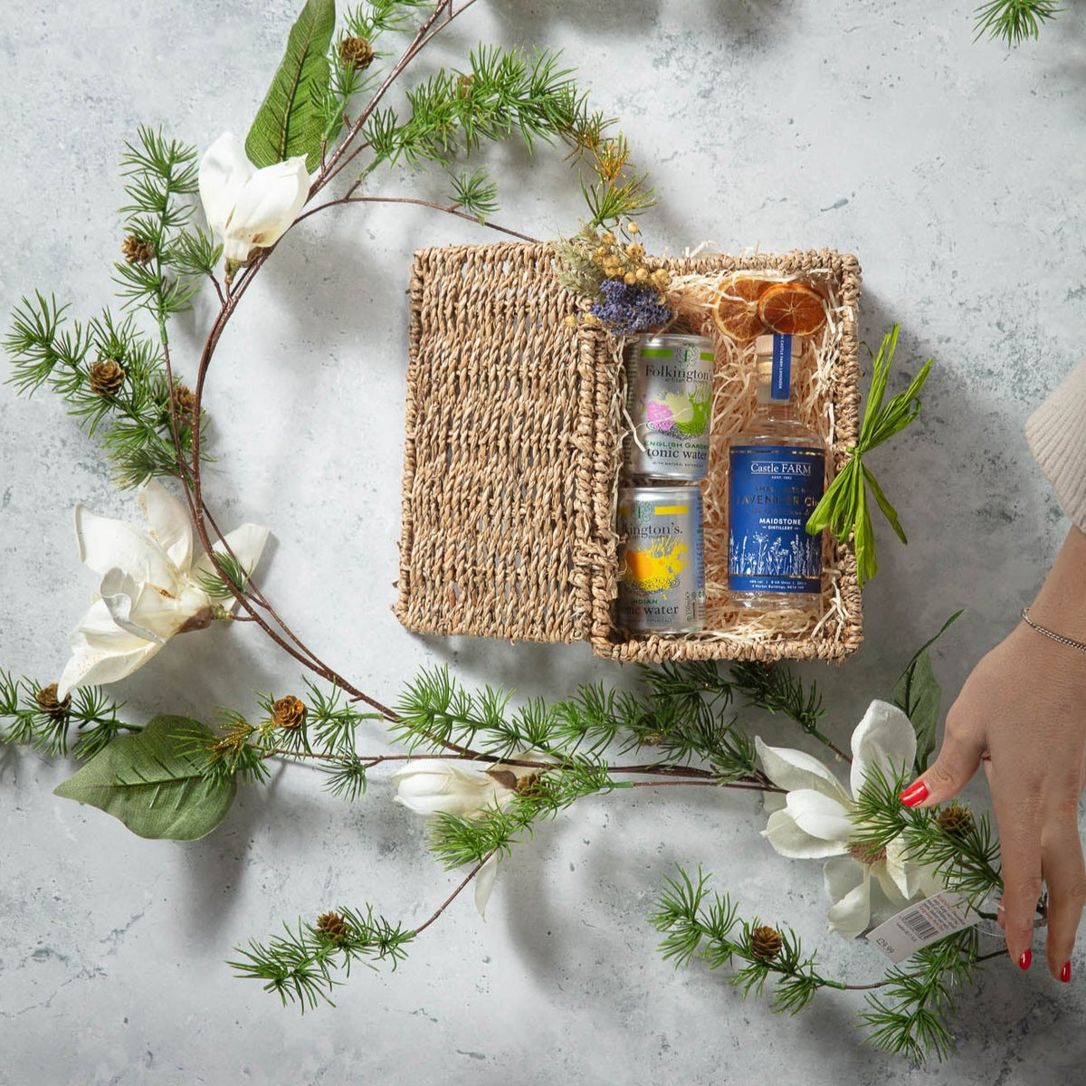 LAVENDER GIN HAMPER (MEDIUM)